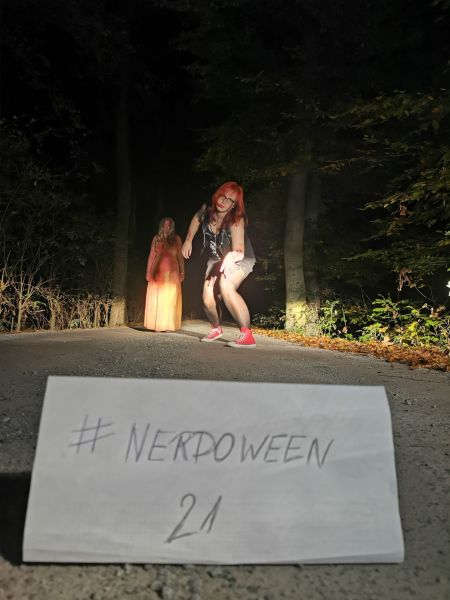 Datei:NGC-Event-Nerdoween-21-NiM-MarronRose.jpg